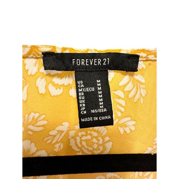 π 2/$30 π Yellow with White Floral Pattern Crop Blouse with Flowy Sleeves sz M - Picture 4 of 6